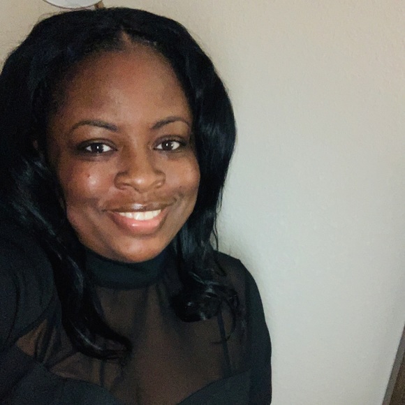 Meet your Posher, Jasmine Tutton - Picture 2 of 5